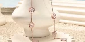 Bộ sưu tập Jannah của Bvlgari mô phỏng lại hoạ tiết hoa trong Nhà thờ Hồi giáo Sheikh Zayed của Abu Dhabi