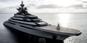 Siêu du thuyền 500 triệu USD ‘Nord’ của nhà tài phiệt Alexei Mordashov nhanh chóng chạy về Nga