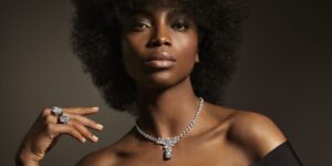 Trở thành tâm điểm tại Cannes với trang sức của nhà Chopard