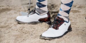 Sự hồi sinh của giày chơi golf cổ điển