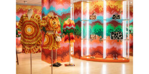 Valentino hợp tác với Neiman Marcus trong buổi ra mắt bộ sưu tập Escape 2022