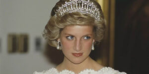 Sotheby’s trưng bày 50 vương miện quý hiếm nhân Đại lễ Bạch Kim của Nữ Hoàng Anh