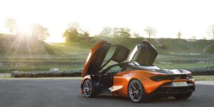 McLaren 720S: “Chén thánh” của kẻ yêu xe thuần túy