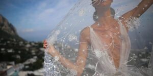 Luxuo Mùa Cưới: Váy cưới trong suốt – Bạn có đủ can đảm mặc?