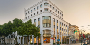 LUXUO Point: Hãy trở lại cửa hàng Flagship – Nơi mua sắm xa xỉ tôn vinh khách hàng nội địa