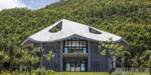 Nhà Kính Vạn Hoa: Sống bên trong chiếc nón lá