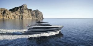 Princess Yachts Y95: Tiêu chuẩn mới cho du thuyền flybridge động cơ cỡ lớn