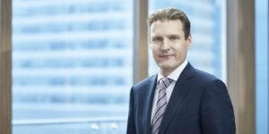 Standard Chartered: 26% nhà đầu tư Việt thay đổi chiến lược trước lạm phát