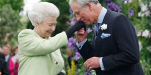 Smart Mom, Rich Mom (Kỳ 8): Nữ hoàng Elizabeth II – Bình tĩnh đương đầu với đại dương