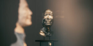 Nghệ sĩ trang điểm PSI: Soi mình từ phía khác