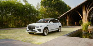 Bentley Bentayga EWB Azure kỷ nguyên mới của ‘sức khỏe sau tay lái’