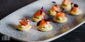 Dining Library: Những bí mật trong bếp – Khám phá cách chế biến canapes
