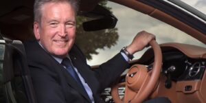 Lãnh đạo Bentley từ chức về làm CEO cho Aston Martin