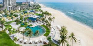 Knight Frank: Nên tạm ngưng xây thêm khách sạn ven biển