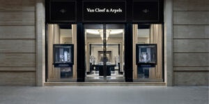 Con đường Van Cleef & Arpels: Những chiếc cỏ 4 lá xa xỉ nhất thế giới – Xu hướng không nên là xu hướng