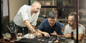 HANOIA for AWAKE: Lần đầu tiên sơn mài được ứng dụng trong chế tác đồng hồ