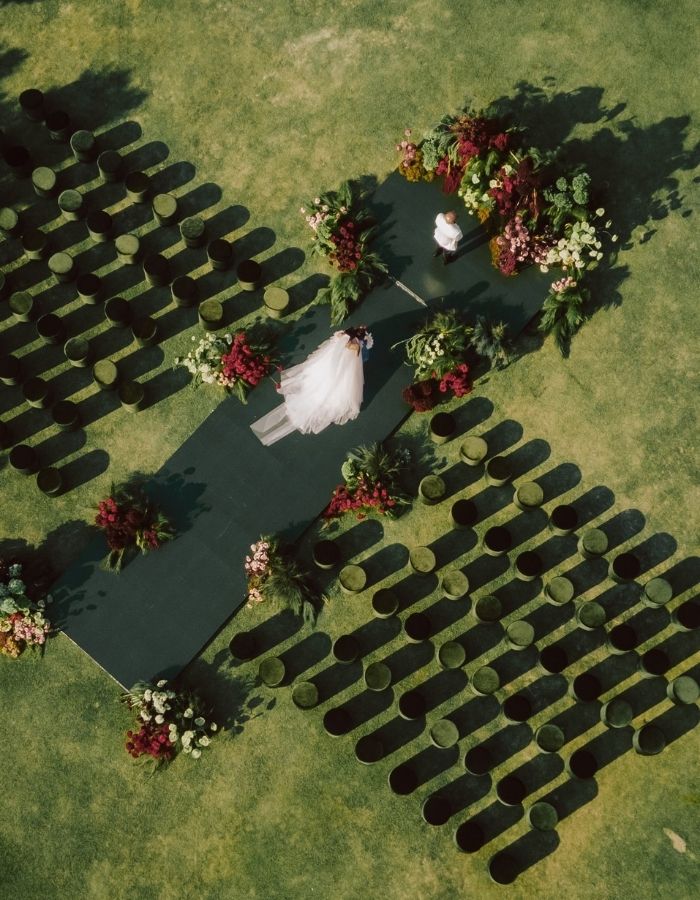 Wedding Symphony - vietnam luxury wedding list - one chair - nội thất cưới - bàn ghế - minh văn - luxuo 3