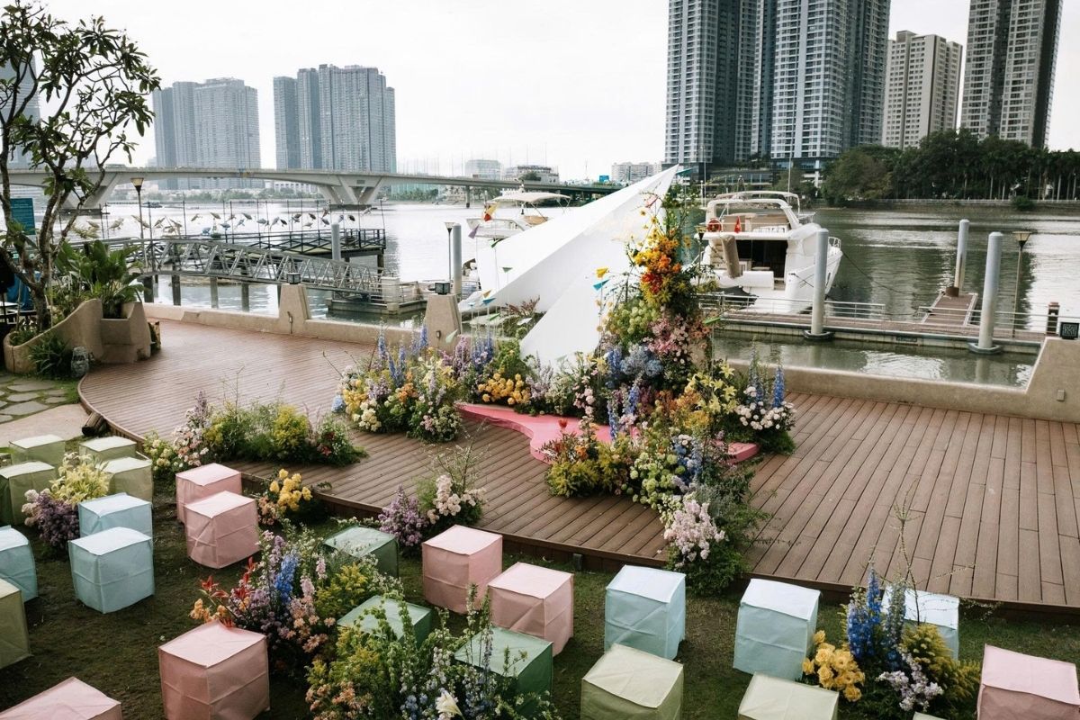 Wedding Symphony - vietnam luxury wedding list - one chair - nội thất cưới - bàn ghế - minh văn - luxuo 9