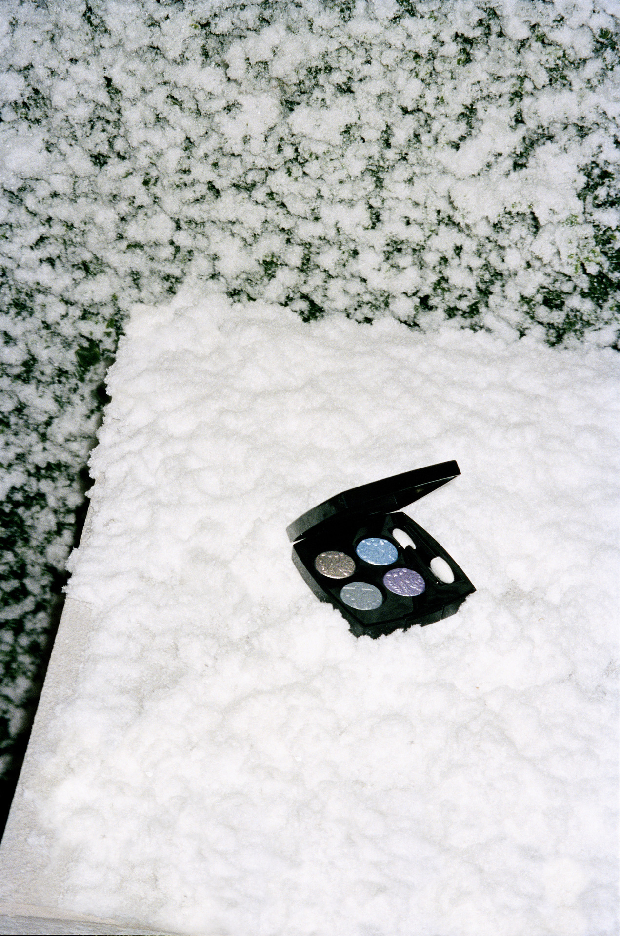 Chanel - winter constellation - bộ sưu tập mùa lễ hội - holiday 2025 makeup collection - luxuo 11