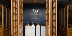 Johnnie Walker Vault – Couture Expression: Khi nghệ thuật phối trộn giao hòa cùng thời trang haute couture, khởi nguồn sáng tạo không giới hạn