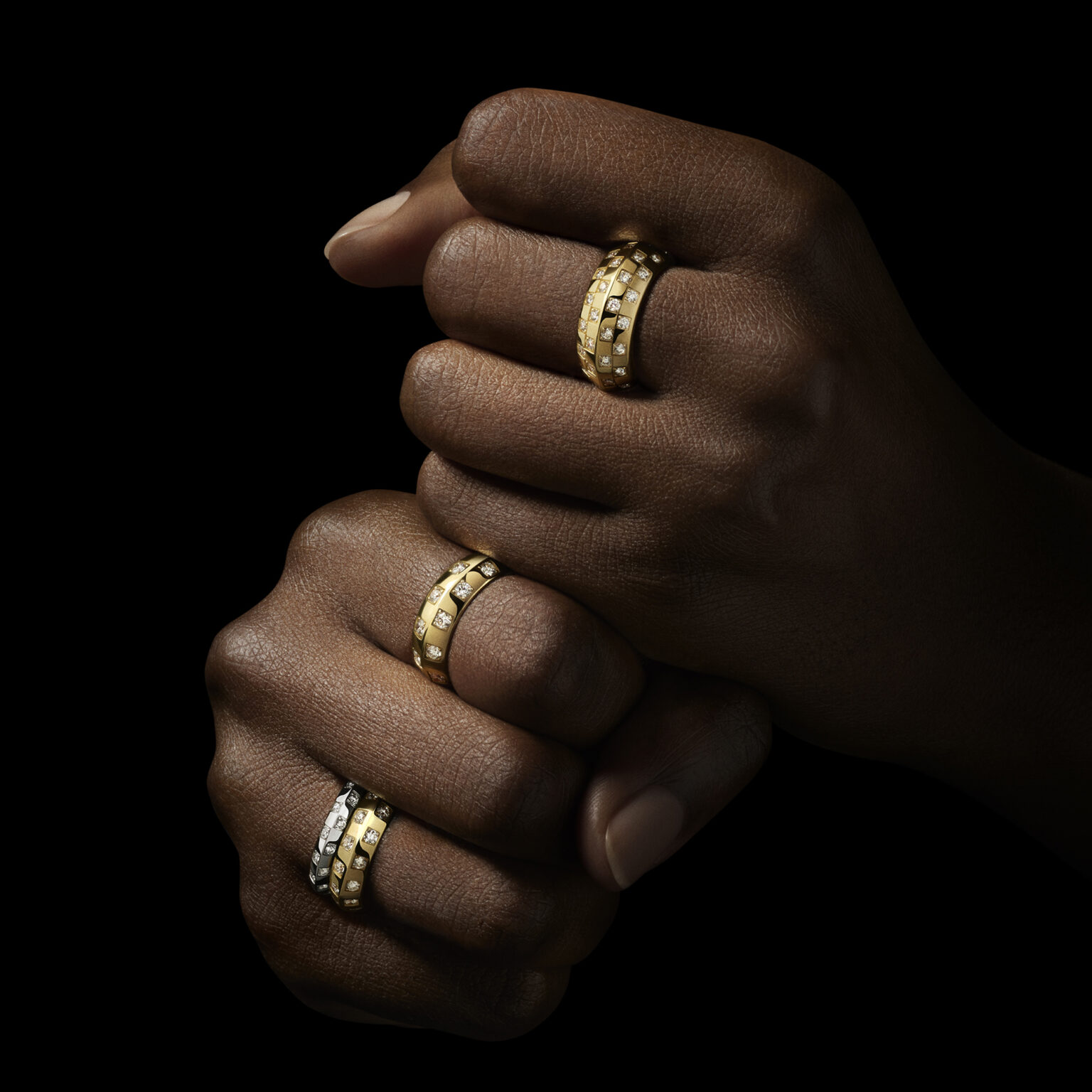 Louis Vuitton - họa tiết Damier - Le Damier de Louis Vuitton - trang sức unisex - cao cấp - thiết kế thủ công - chế tác tinh xảo - luxuo 5