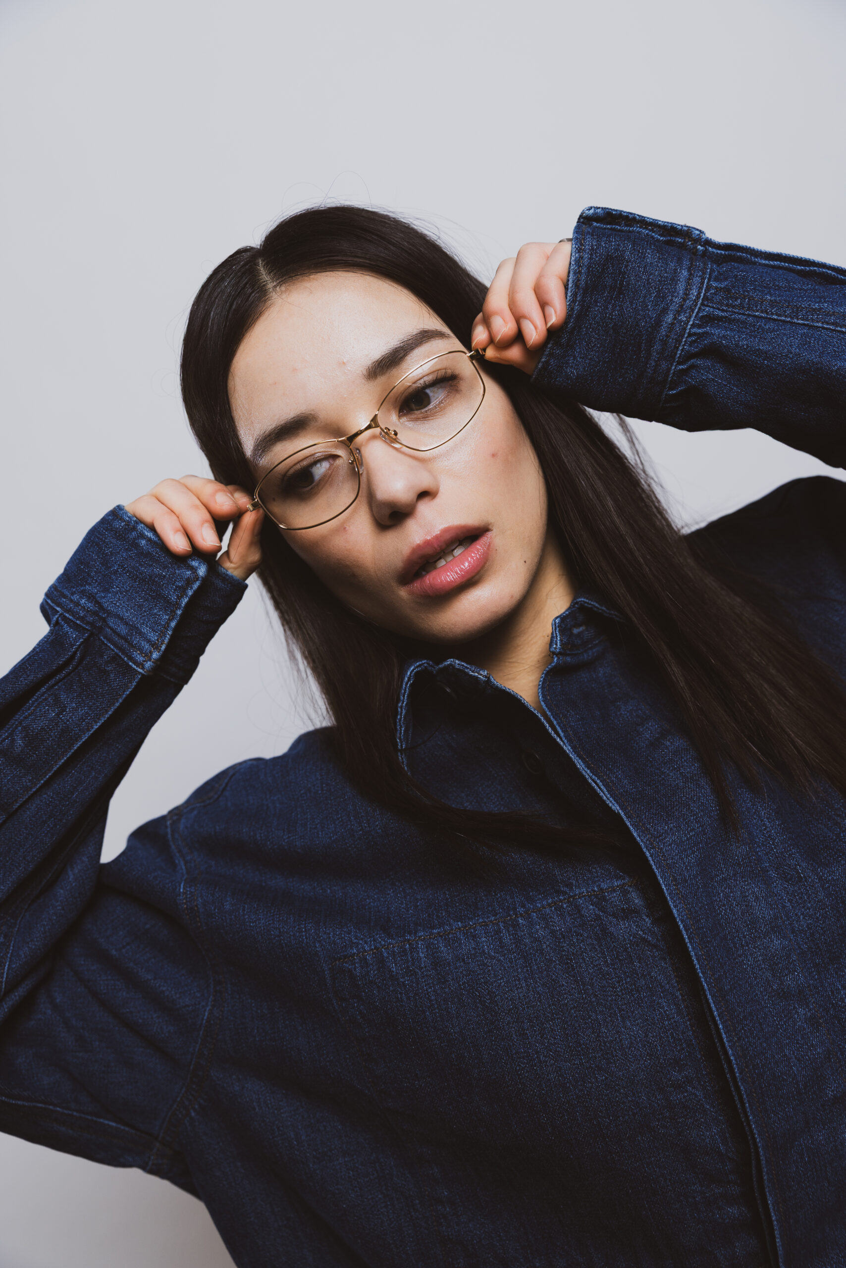 MessyWeekend - mắt kính - BST Thu Đông 2025 - phụ kiện thời trang - luxuo 17