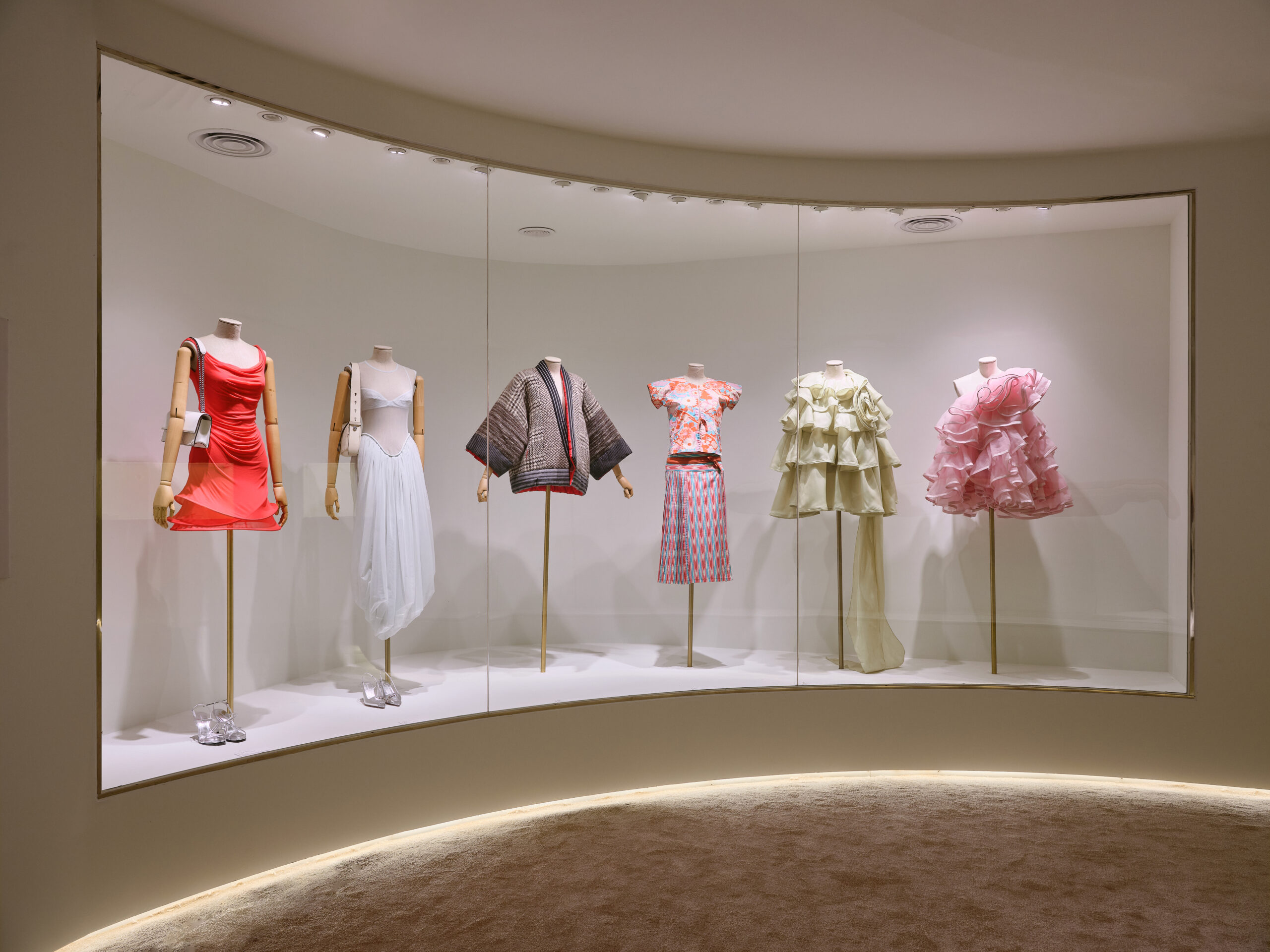 Tam Sơn - Giao điểm Tinh hoa - kiến tạo di sản - nghệ thuật thủ công - triển lãm - luxuo 2