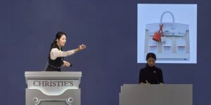 Phiên đấu giá Luxury Week 2025 của Christie’s Hong Kong đạt mốc 129 triệu USD
